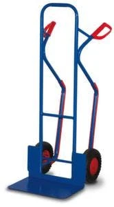 Variofit Kistenkarre, Tragl. 250kg, Schaufel BxT 480x300mm, Stahl, RAL5010, Luft-Bereifung 5 Variofit Kistenkarre, Tragl. 250kg, Schaufel BxT 480x300mm, Stahl, RAL5010, Luft-Bereifung – Bild 3